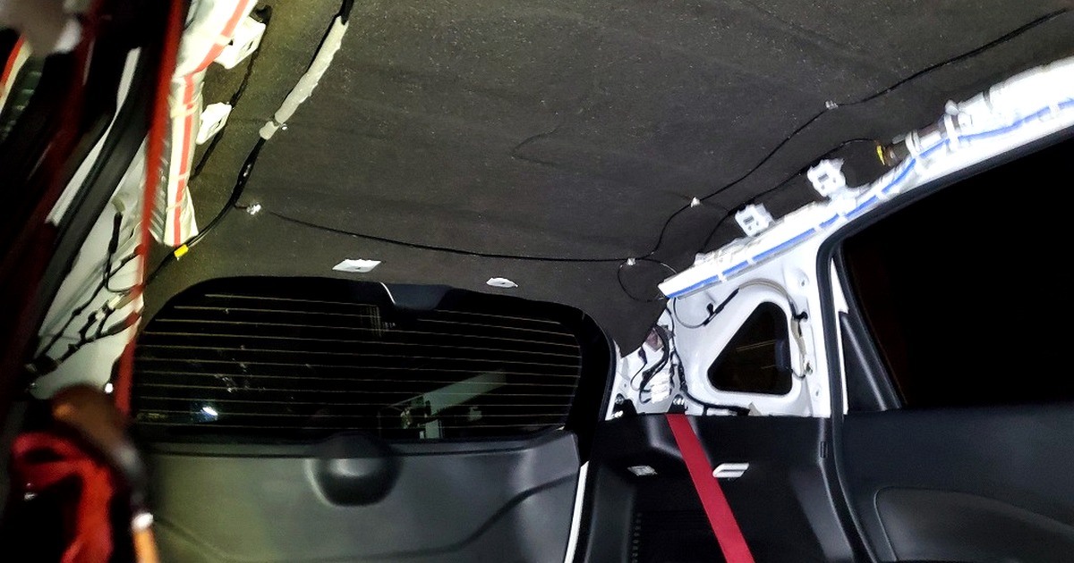 オーラNISMO（FE13）ルーフデッドニング施工後の天井内張り（エプトシーラー・吸音材）